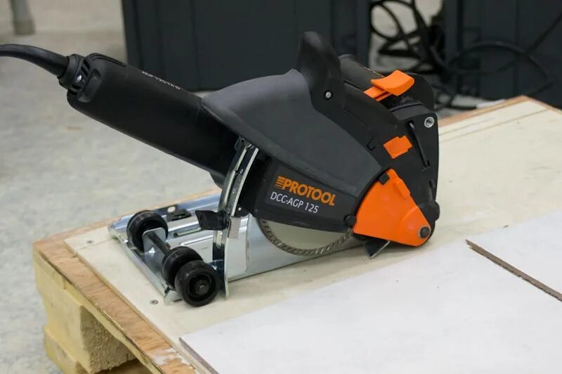 Насадка на циркулярную пилу. Якорь protool agp 230. protool drc 12 4. насадка на ушм циркулярная пила.
