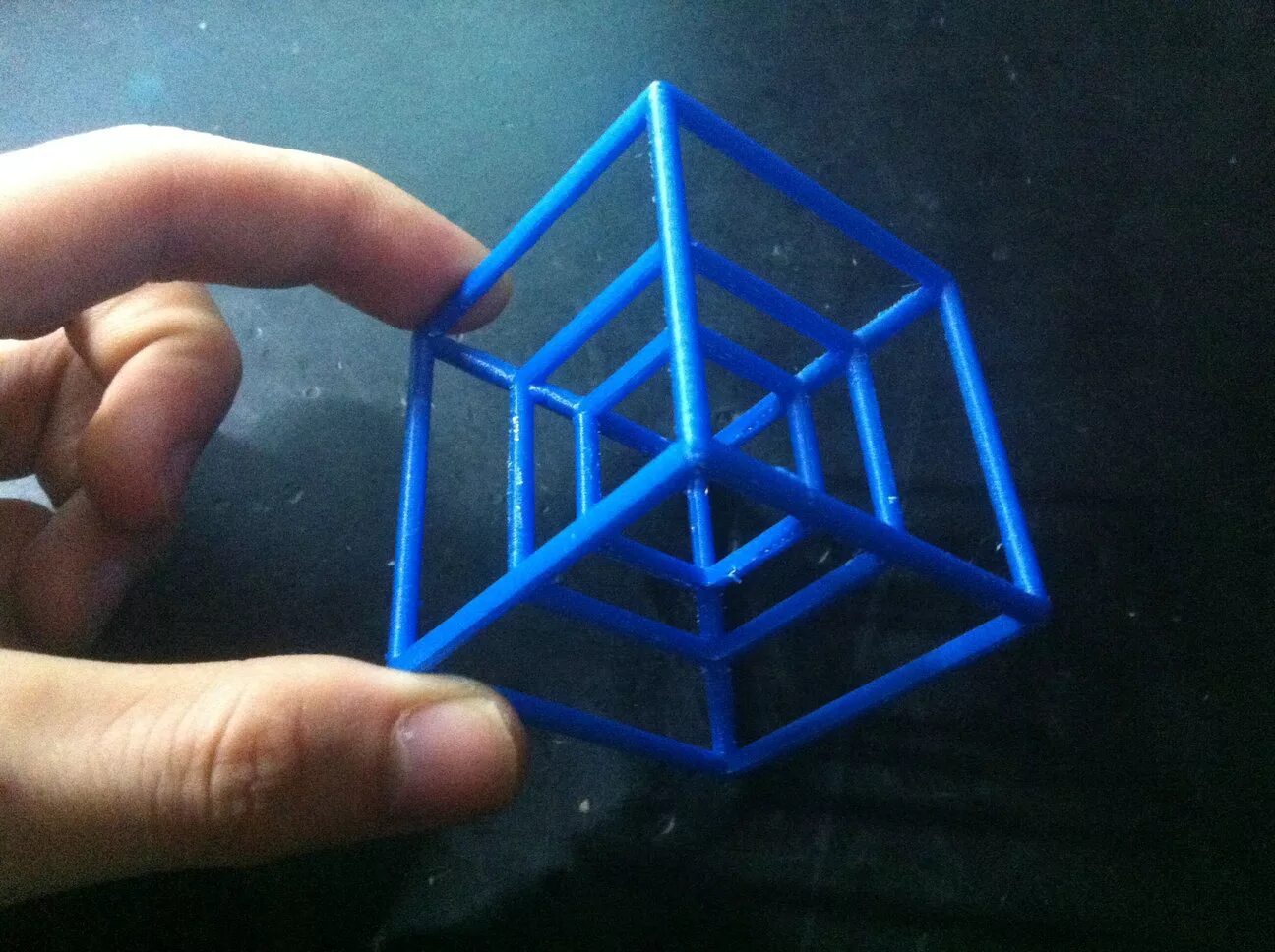 Куб в кубе. Тессеракт 4д. Тессеракт 4 измерение. Гиперкуб Тессеракт. Тессеракт 4d куб.