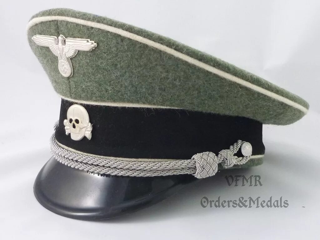 Сс светлый. Фуражка Waffen SS. Фуражка офицера Ваффен СС. Фуражка офицера SD Waffen SS ww2. Фуражка СС штурмбаннфюрера.