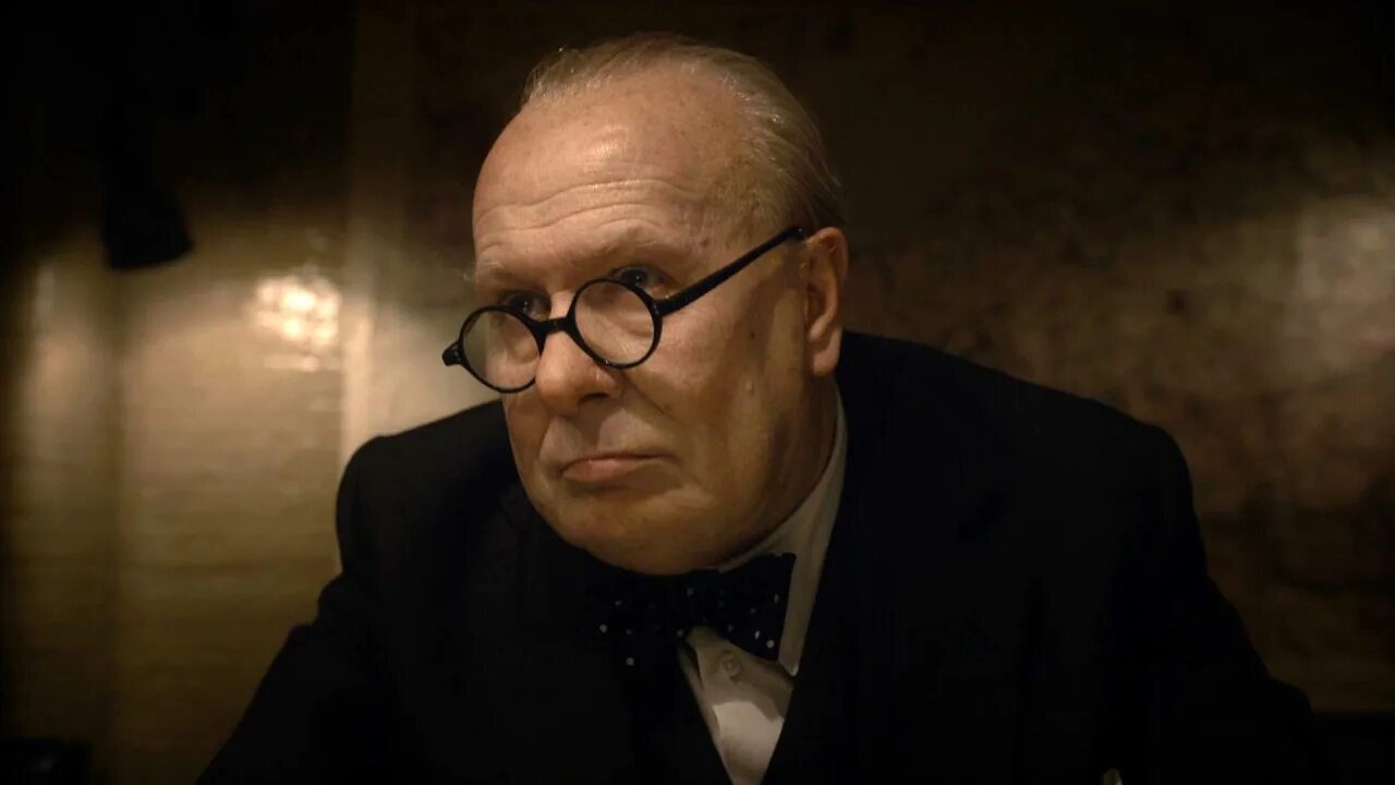 Darkest hour фильм. Гэри олдман темные времена. Darkest hour. Тёмные времена darkest hour, 2017. Гари олдман темные времена.