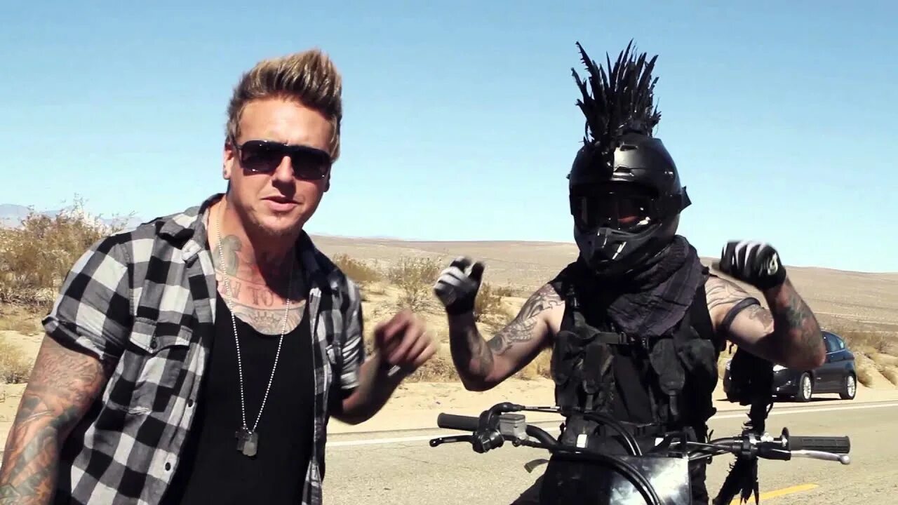 Papa roach between. Papa roach. папа роуч клипы. papa roach face everything and rise. papa roach gravity.