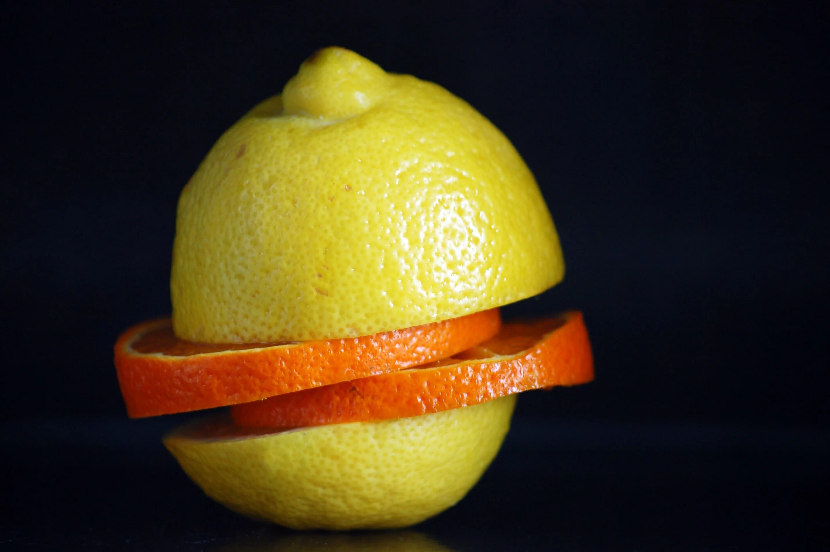 День апельсина и лимона картинки. Лимон. Апельсин. Апельсин и лимон. Желтые предметы.