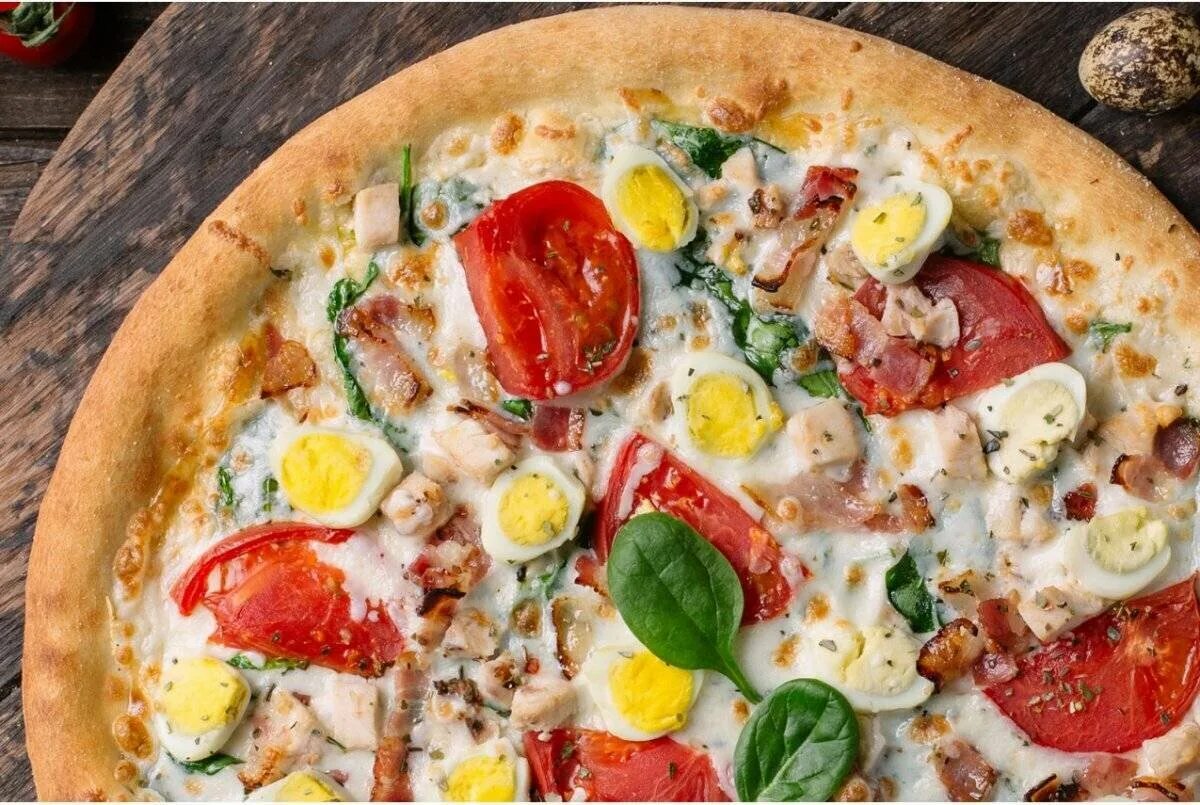 Пицца с яйцом рецепт с фото Round Green Pizza with Eggs and Mozarella on Wooden Board Stock Photo Image of