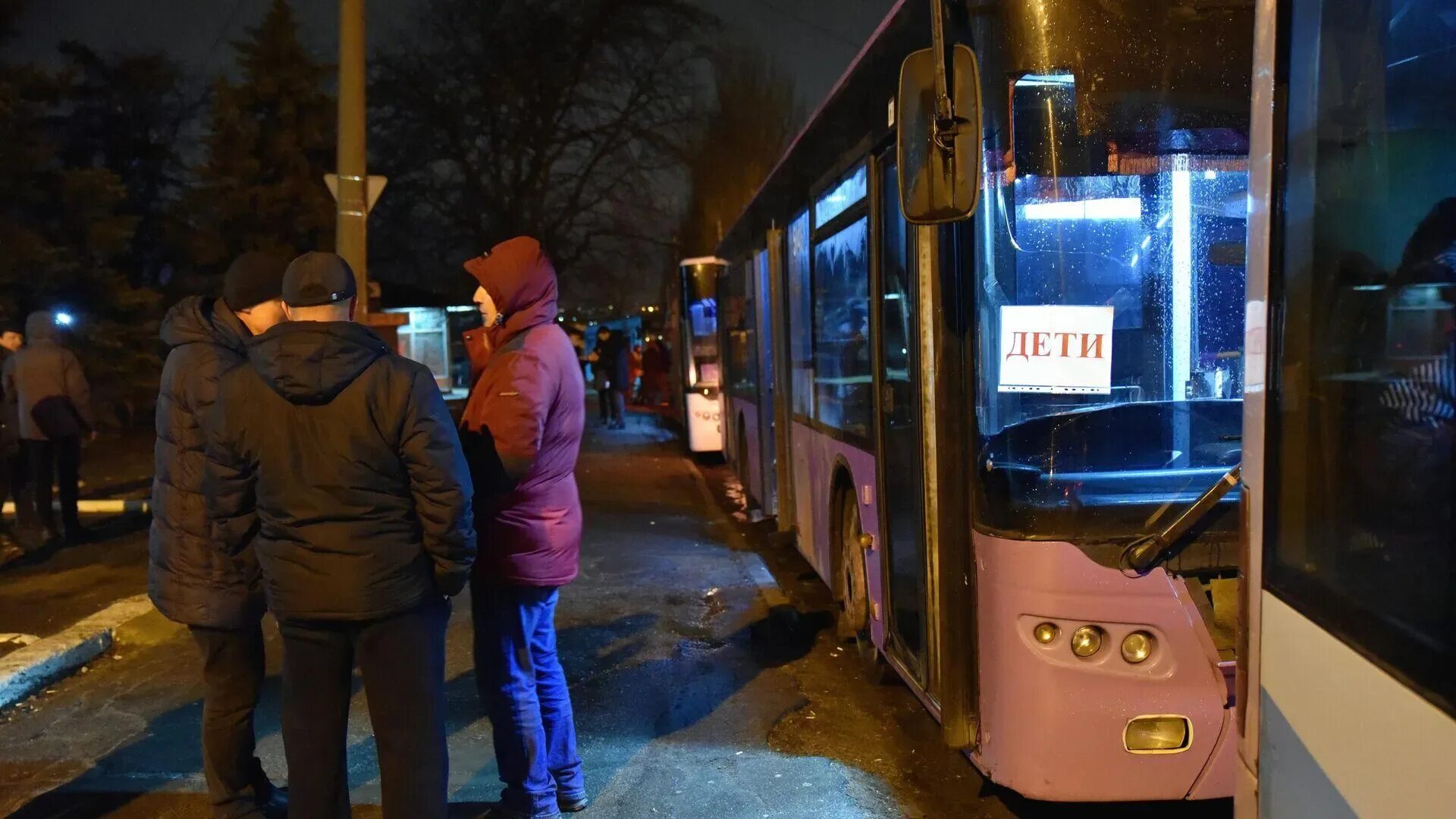 Эваакация ЖИТЕЛЕЙДОНБАССА. Автобусы с беженцами из Донбасса. Эвакуация населения днбасааа.