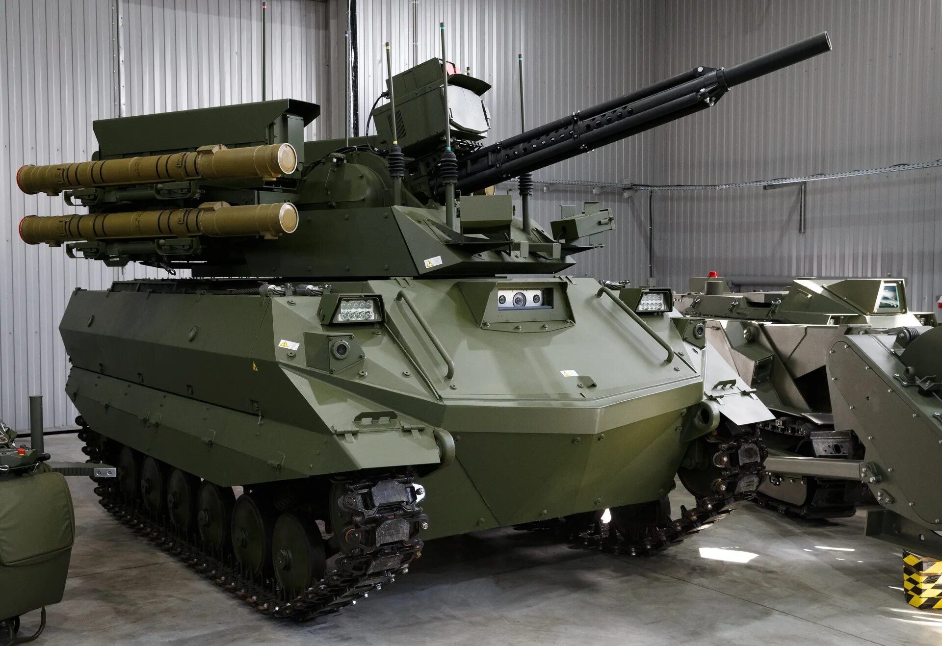 Робот уран-9. Боевой робототехнический комплекс "уран-9". Боевой робот уран-9. Бмрк «уран-9». Боевой робот уран-9.