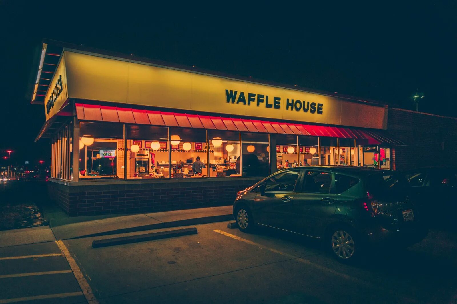 Вафельный дом. Waffle House. Вафельный домик. Waffle House Index. Waffle House Museum.
