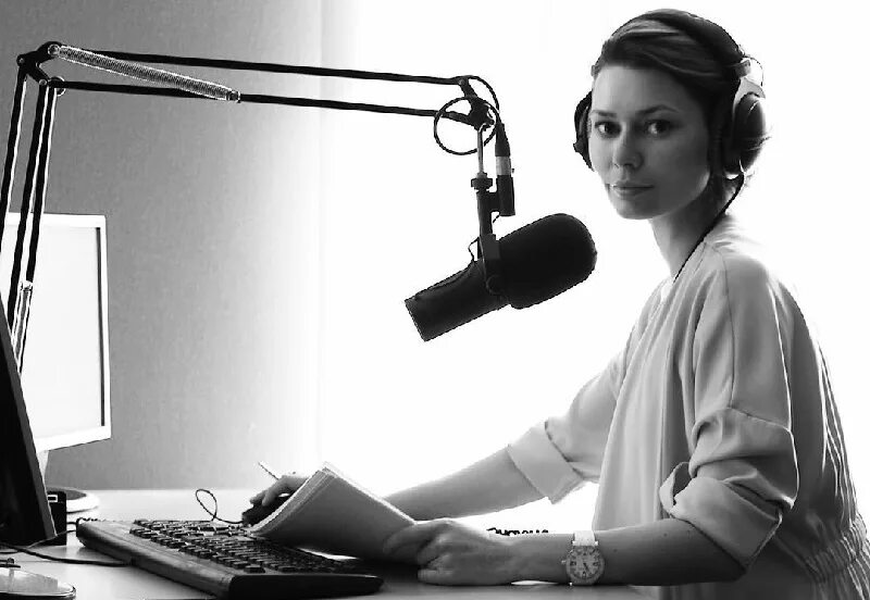 Диктор 39. Юлия доренко. дарья доренко. юлия доренко говорит москва фото. девушка диктор.