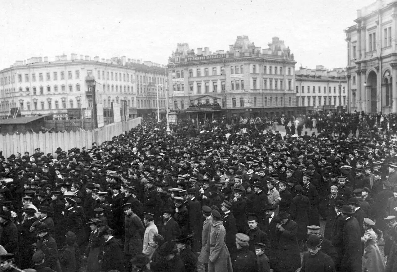 Фото 1905 год революция. Площадь Восстания 1917. Студенческие волнения 1905 года в Петербурге. Октябрь 1905 демонстрация в Москве. Репин манифестация 17 октября 1905 года.