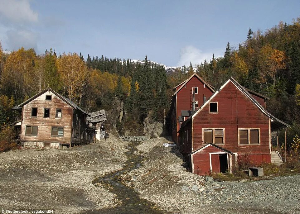 Аляска поселения. Заброшенные деревни Аляска. Маккарти Аляска. Заброшенные поселки на Аляске. Русские здания на Аляске.