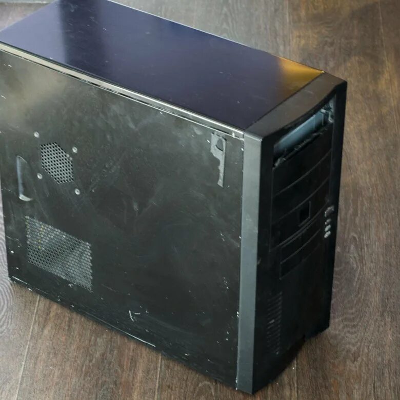 Купить корпус бу. Корпус системного блока старый. Старые корпуса для компьютера. Корпус от старого компьютера. Системный блок старый черный.