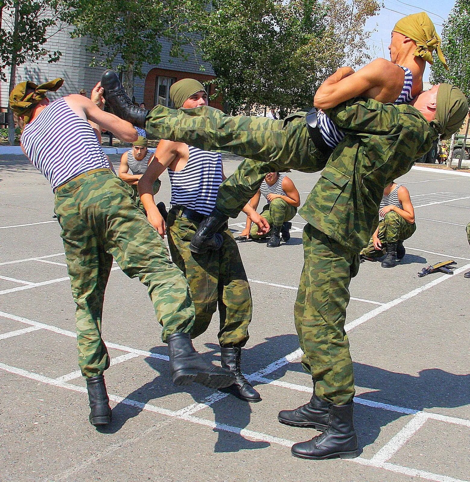 Рукопашный бой морской пехоты. Морская пехота РФ рукопашный бой. Драка морпехов. Морпехи бой