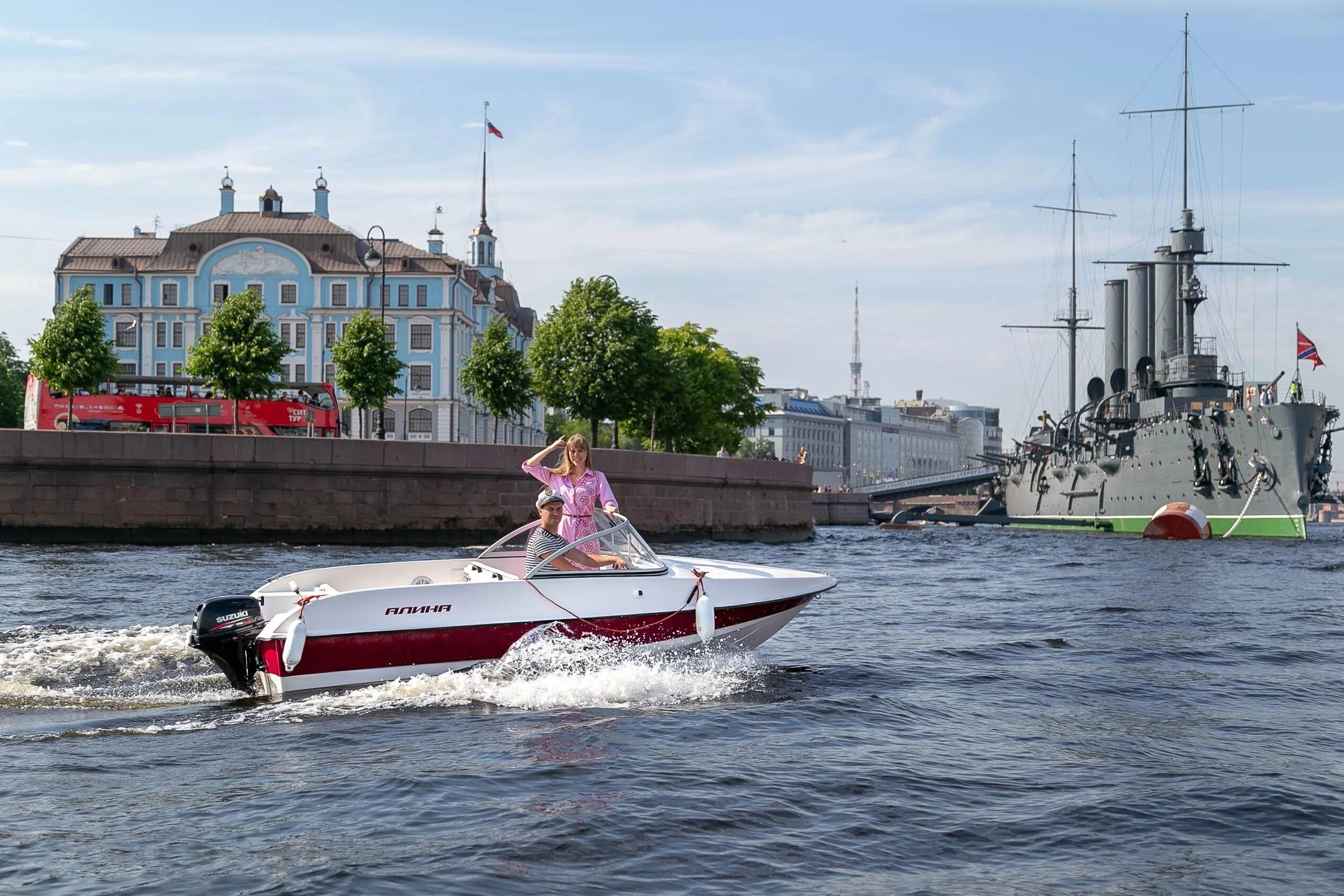 Кораблики спб цена. Катер на Неве Санкт-Петербург.