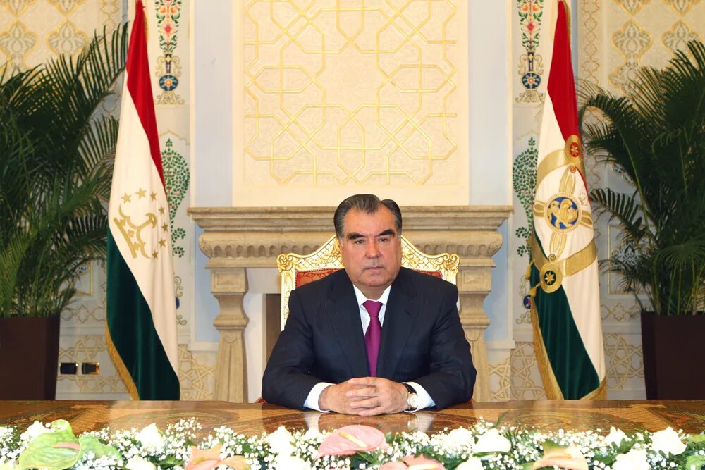 раиси суди иктисоди махмудов. прокуратура чумхурии точикистон. раиси суди оли таджикистан. раиси шахр дар утоки кори. эмомали рахмон вахдат.