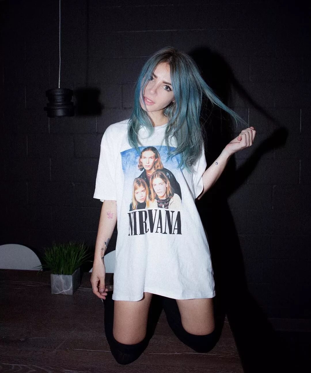 Девушка нирвана. Элисон вандерленд. alison wonderland hot. девушка nirvana. девушка в нирване.