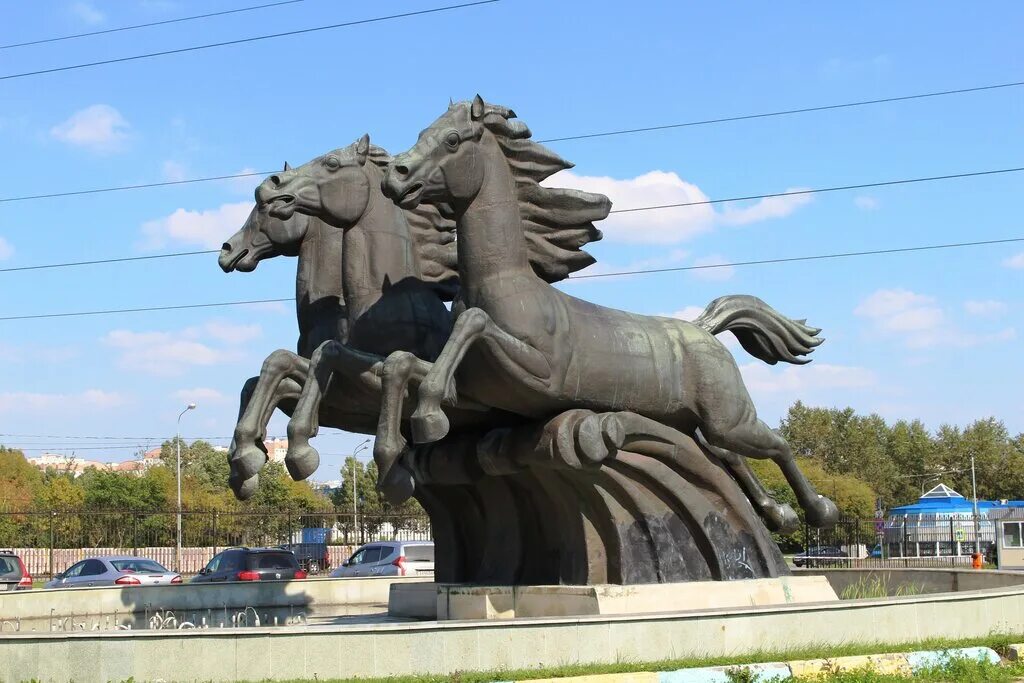конь квадрат памятник на вднх. памятник с конем в санкт-петербурге. статуи коней в петербурге аничкин мост. в каком городе памятник кони. скульптуры на аничковом мосту в санкт-петербурге.