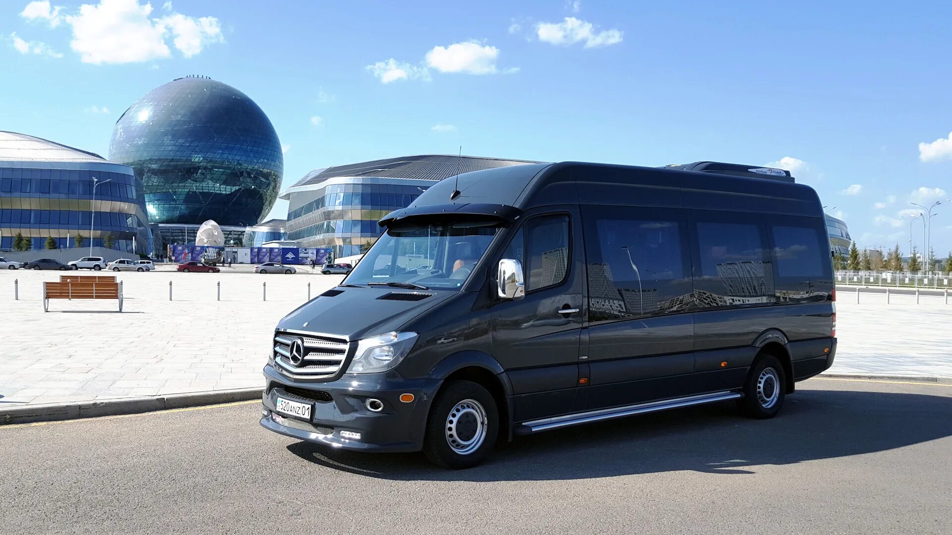 Мерседес Спринтер пассажирский 2022. Mercedes Benz Sprinter 2022 пассажирский. Mercedes Sprinter 907 туристический микроавтобус.