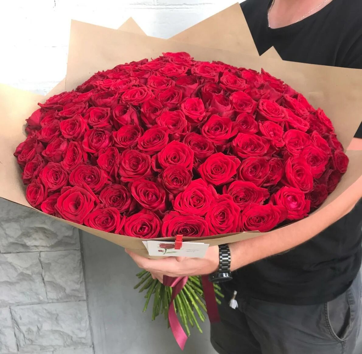 Букет из 101 розы. 50 роз москва. Эквадорские розы 50 см. Букет из 151 розы. 50 роз москва.