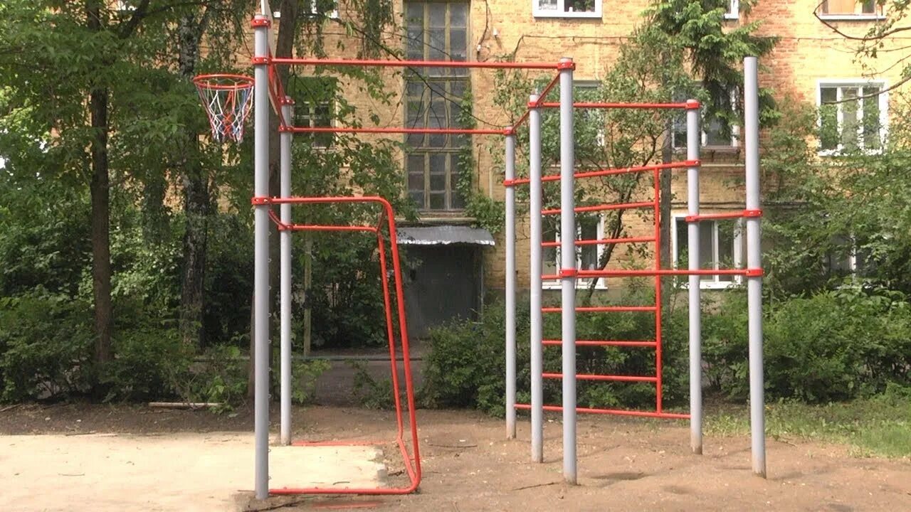 Площадка видеохостинг. Парк гагарина симферополь спортплощадка.