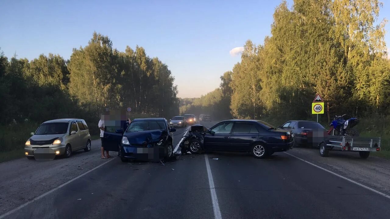 Авария на трассе Томск. Машина на трассе. Кузнецк м5