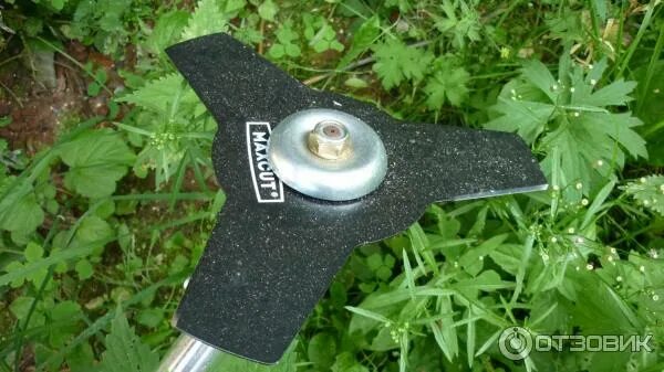 Триммер maxcut 143. Бензотриммер maxcut mc 158. триммер бензиновый maxcut mc 143. трехлопастной нож для газонокосилки. нож на газонокосилку гардена.
