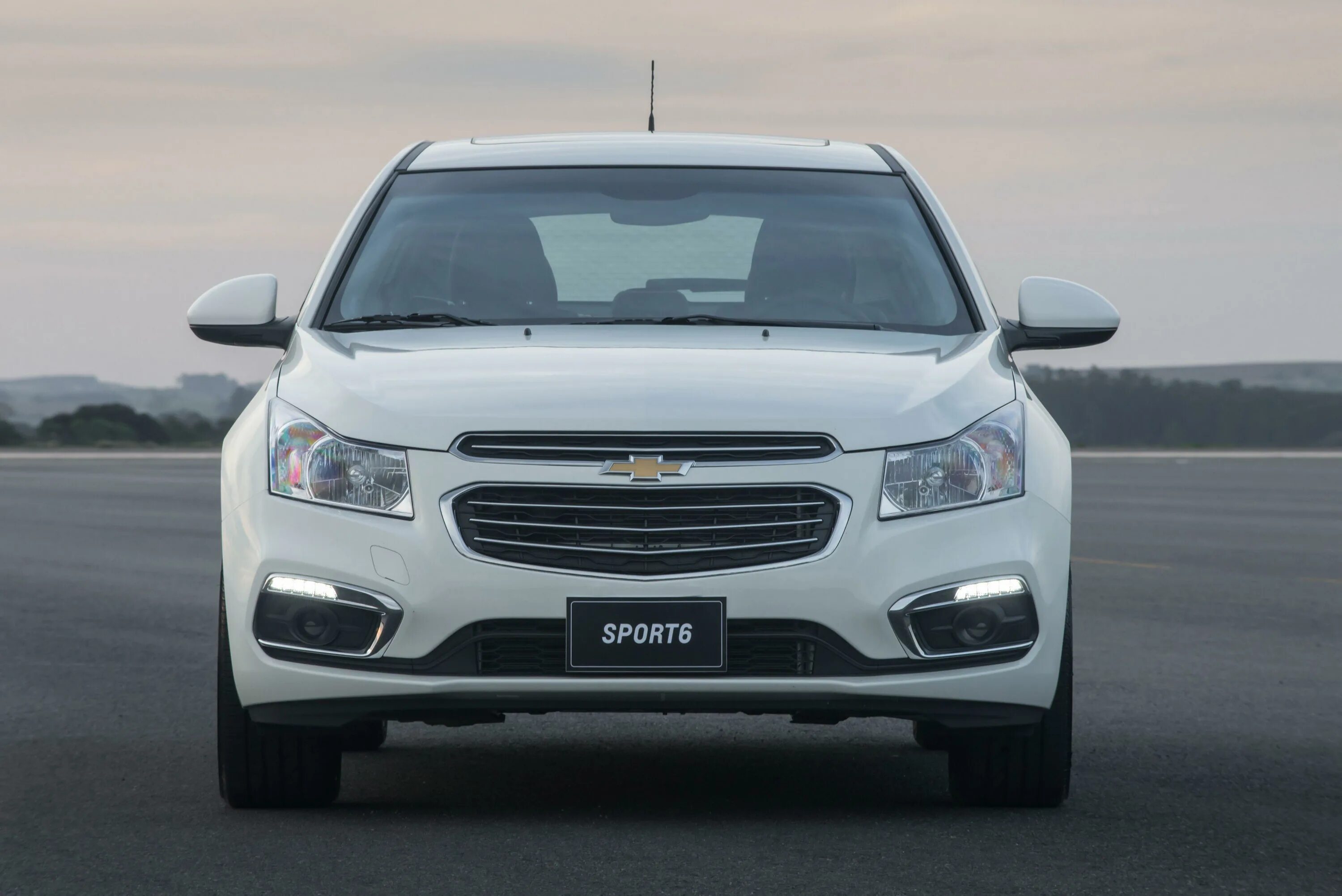 В 2015 году выпустили. Chevrolet Cruze 2015. Шевроле Круз 2015 года. Новый Шевроле Круз 2022. Шевроле Круз 2015 хэтчбек.