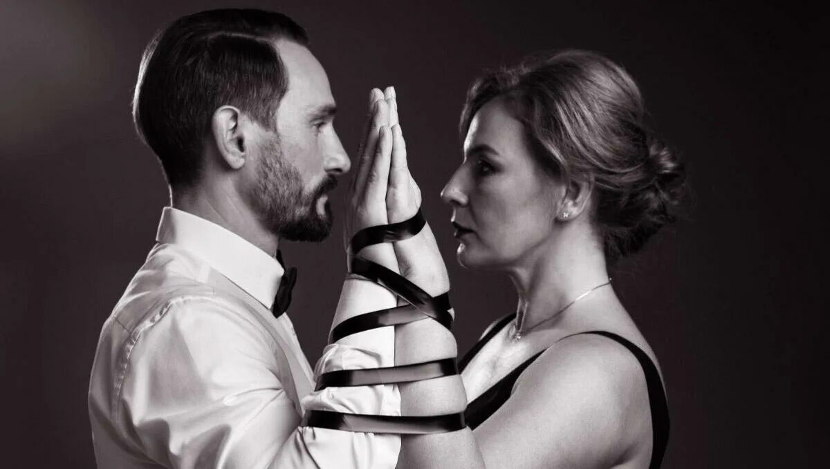 Привязанность к девушке. Зависимость от любви. Эмоциональная привязанность. Любовная аддикция. Зависимость в отношениях.