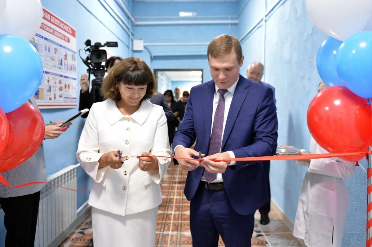 Хакасский многопрофильный техникум. Многопрофильный техникум черногорск. Черногорский техникум торговли и сервиса. Черногорск колледж торговли и сервиса. Черногорский техникум торговли и сервиса специальности.