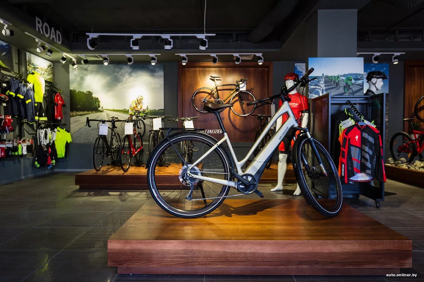Specialized Concept stor магазин. Магазин велосипедов. Велосипеды в бутиках