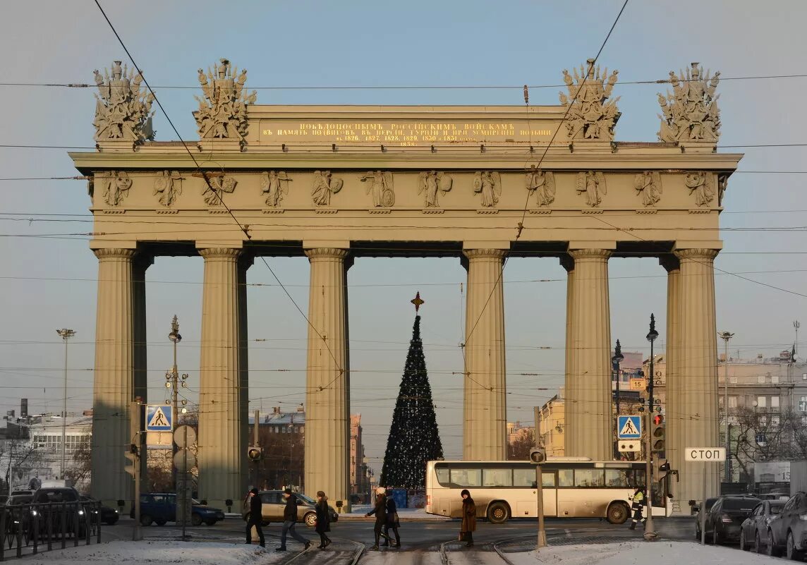 московские ворота 2000. в. стасов московские триумфальные ворота. стасов. питер ночные московские ворота.