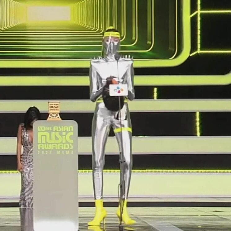 Ma ma 2025. Bts mama 2025. stray kids mama 2025. hyunjin mama 2025. felix mama 2025.