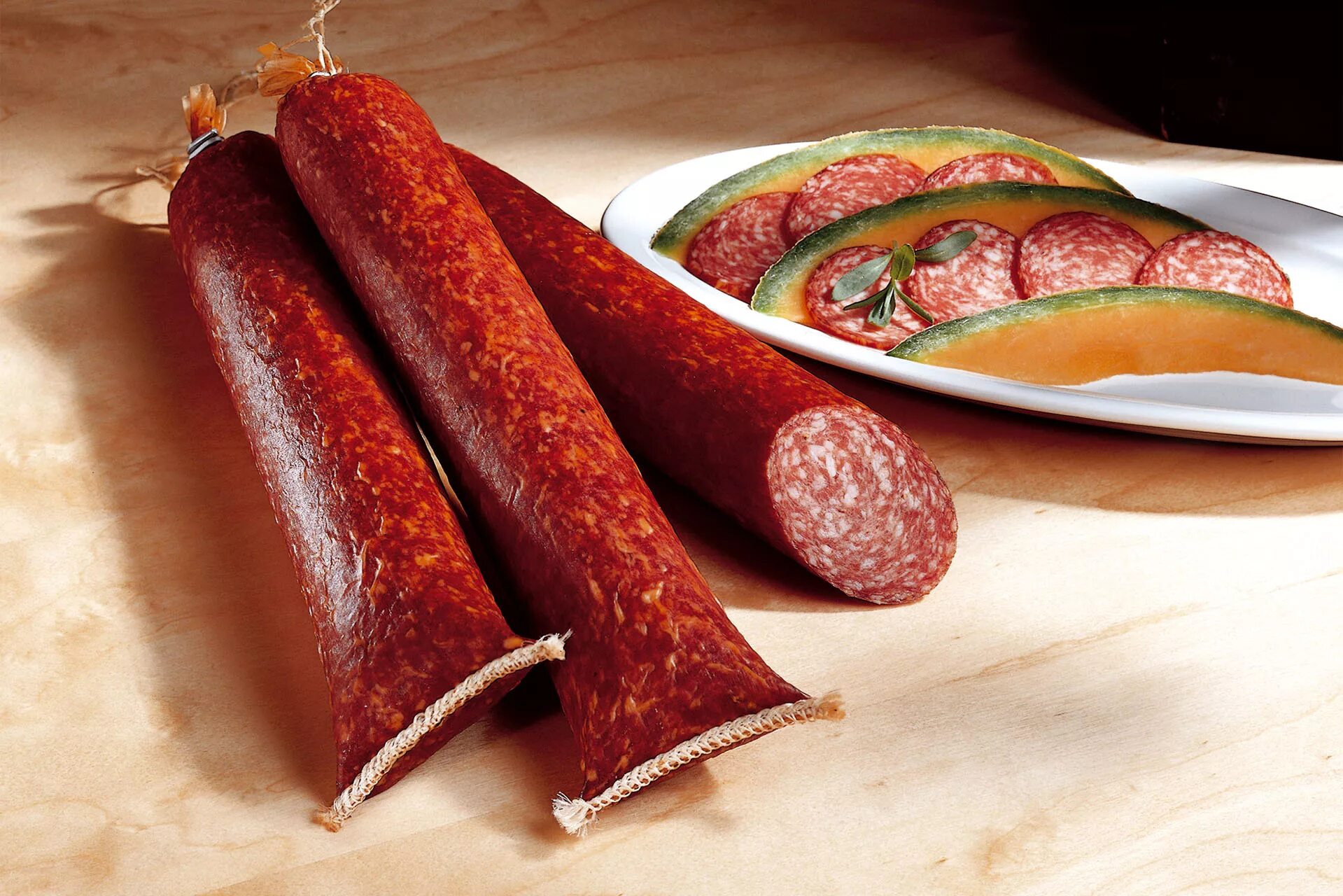 колбаса сыровяленая фуэт. пепперони колбаса. колбаса сыровяленая московская. домашняя докторская колбаса. белорусская колбаса фуэт.