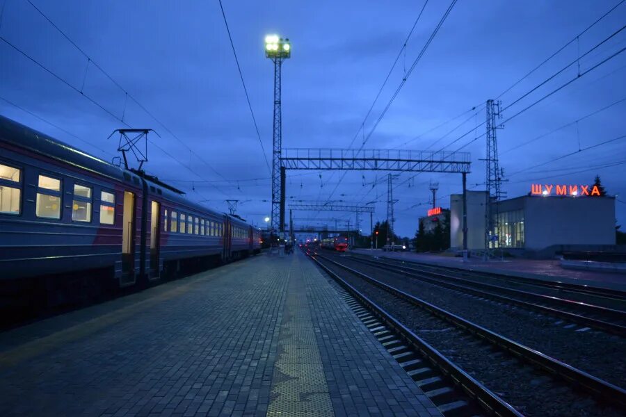 Электричка шадринск курган. Электричка на шумиху сегодня. Эд9м гжд. Электричка на шумиху сегодня. Вокзал электричек челябинск.