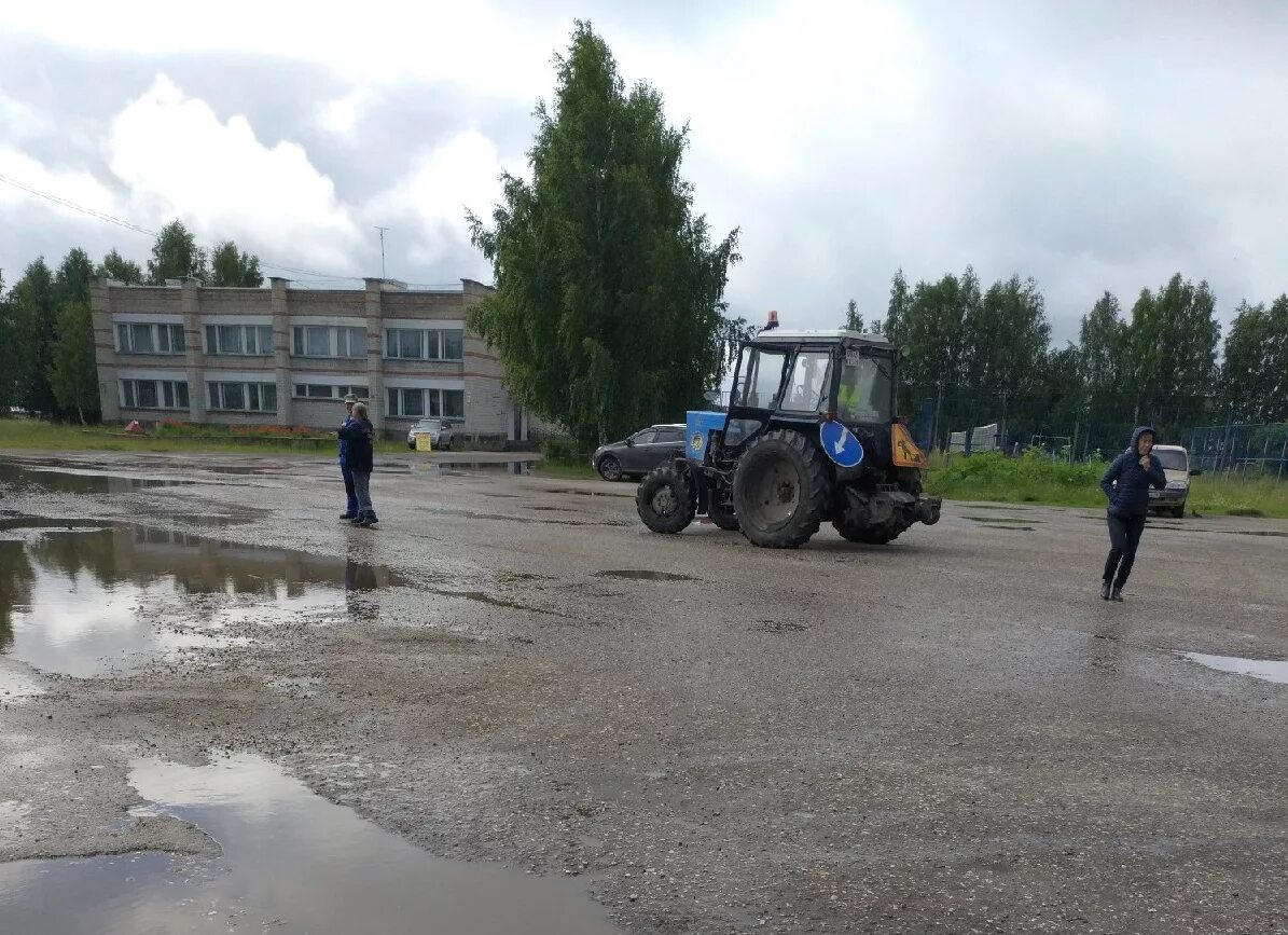 Погода усть александровск. Райцентр Усть Вымского района. Усть Вымь. Усть-Вымь администрация. Памятники Усть Вымского района.