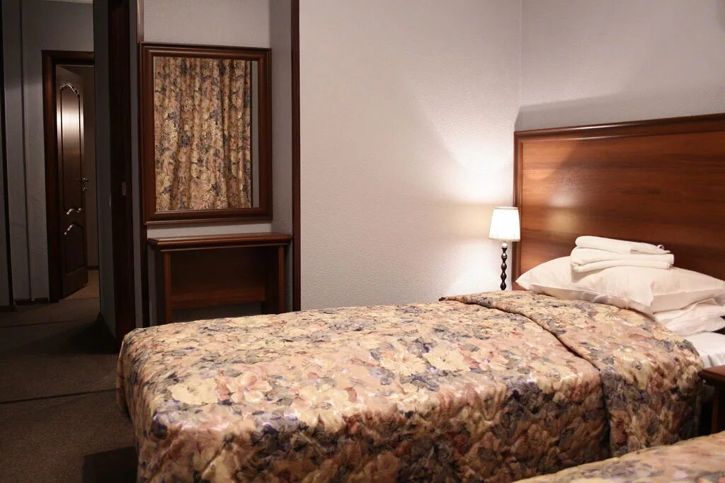 чкалова 75 кисловодск спа. Mirror 2 апарт отель. отель вернисаж санкт-петербург. вернисаж отель марий эл. отель «вернисаж» в йошкар-оле.