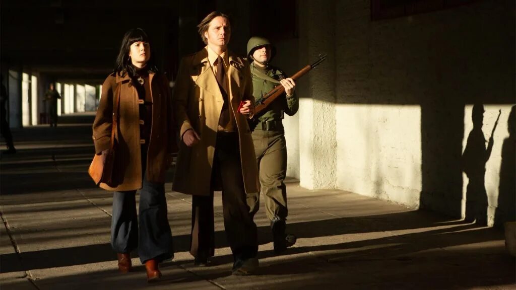 Невидимый персонаж. Невидимый герой с большим сердцем. Человек невидимка уэллс гриффин. Человек невидимка уэллс арт. Человек невидимка герберта уэллса.