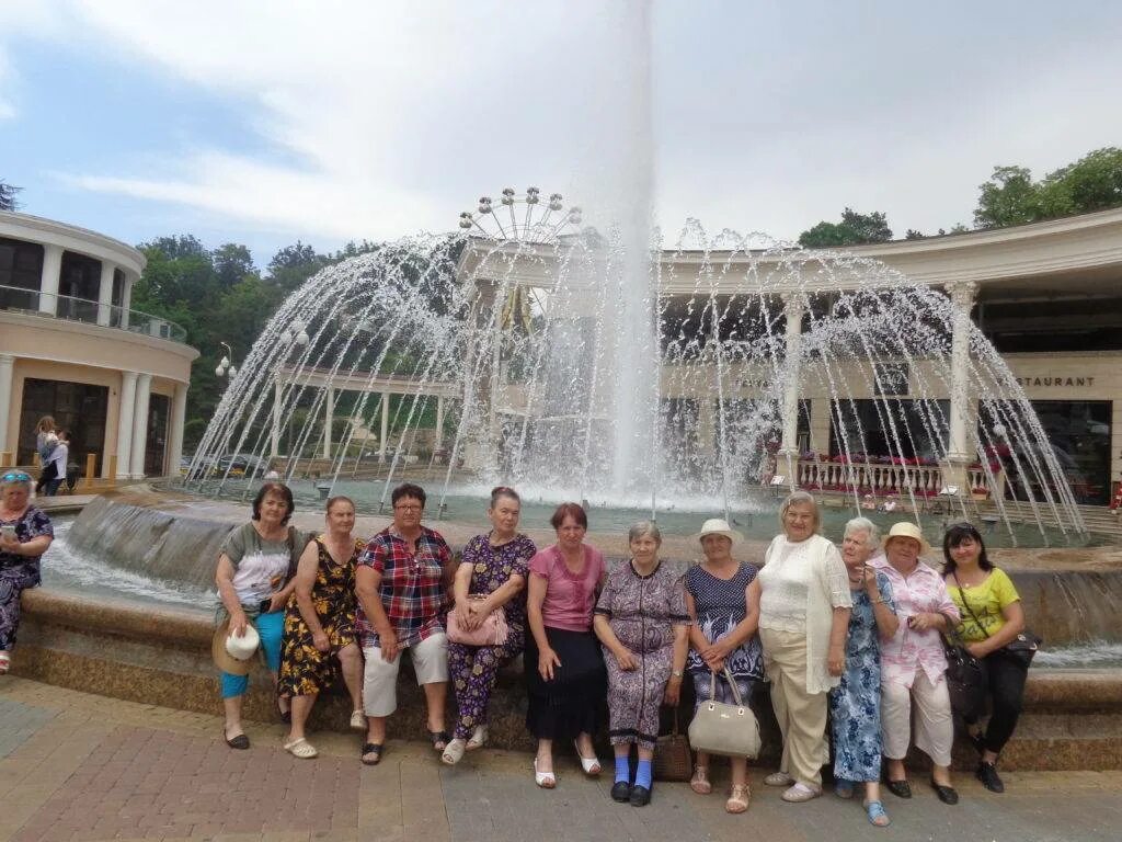 Погода в минеральных водах сегодня по часам. Жемчужина Кавказа Минеральные воды. Минеральные воды Зумрад. Минеральные воды люди. Минеральные воды жители.