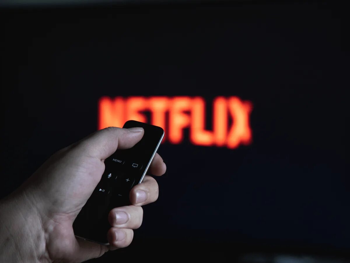 Аналоги нетфликс. Стриминговая платформа нетфликс. Netflix i. Netflix i. Нетфликс на телевизоре.