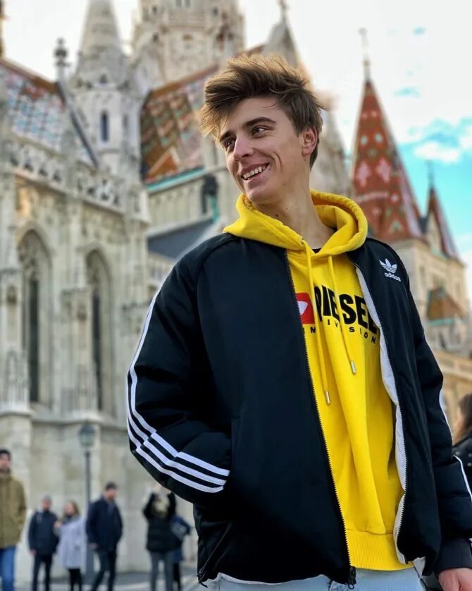 Влад а4 2015. Влад а4 2022. А4 бумага крутой. Влад а4 2023. Блоггер а4 влад.