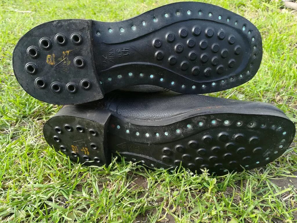 Рифленая подошва. Обувь на тракторной подошве. Подошва995 армс. Подошва сапога. Подошва полиуретан/термополиуретан (до +160 °c).