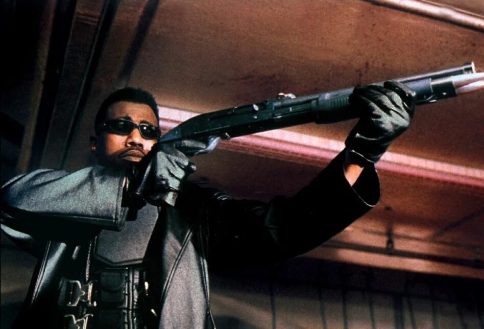 Снайпс блейд. Уэсли снайпс блэйд 1998. уэсли снайпс blade. блейд 1 уэсли снайпс.