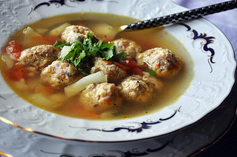 суп с фрикадельками из индейки с чечевицей. лошадиный суп. суп с фрикадельками и рожками. суп с фрикадельками емельяненко. суп с фрикадельками емельяненко.