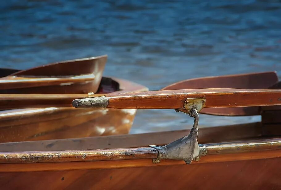 Лодка для академической гребли. Академическая гребля лодка. Rowing-Boat-гребная лодка. Весла для Академической гребли.