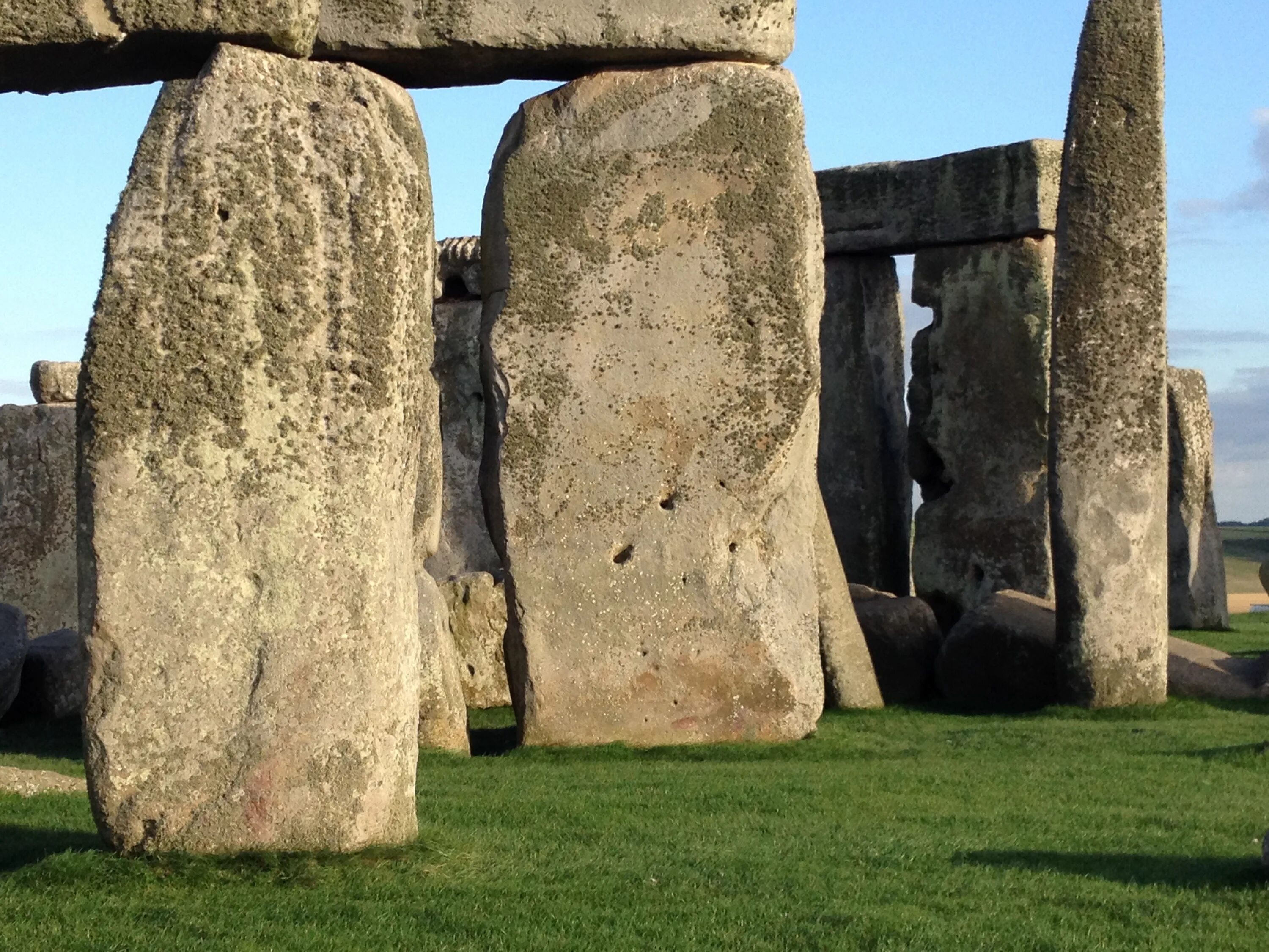 Monument stone. Мегалит Стоунхендж. Англия. Мегалиты древности Стоунхендж. Камни Стоунхендж. Стоунхендж камень плаха.