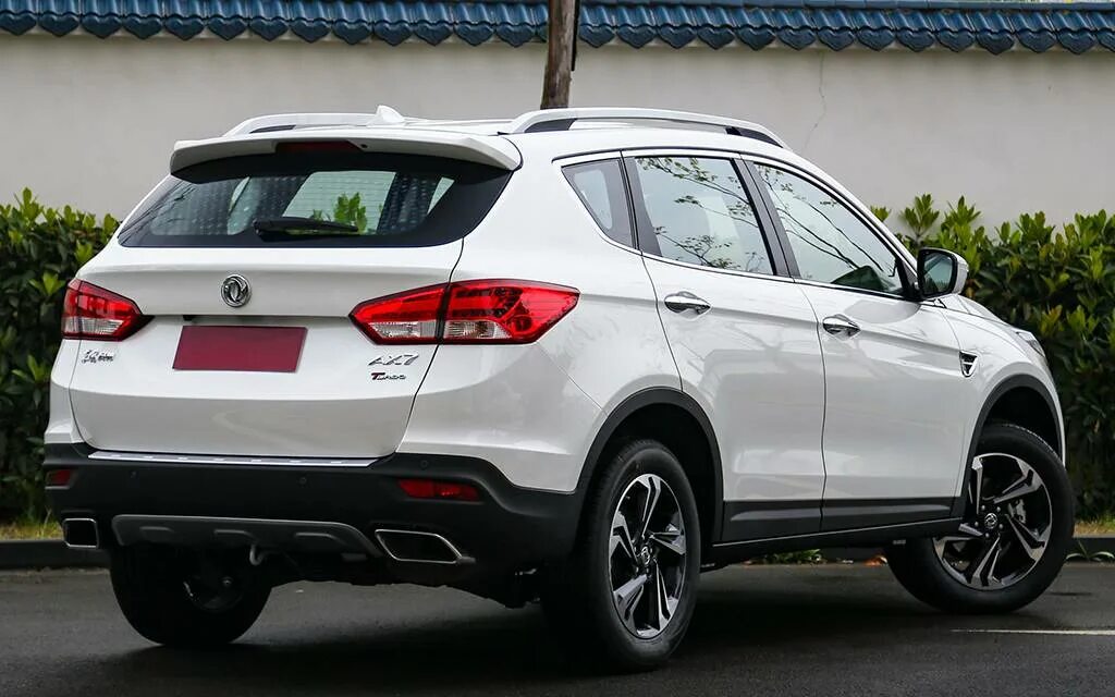 Донг фенг кроссовер. Донг фенг ах7. кроссовер dongfeng ax7. dongfeng dfm ax7. dongfeng ax7 2025.