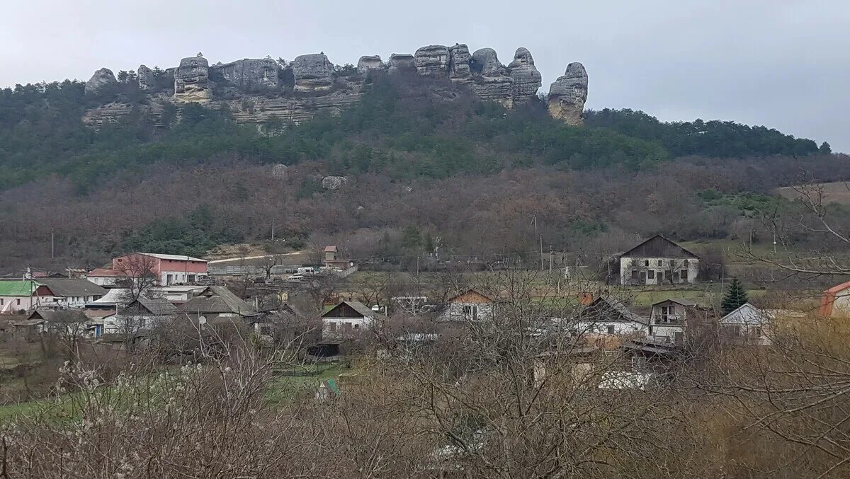 Почтовое крым погода крым бахчисарайский. Крым Залесное Бахчисарайский район. Село Залесное Бахчисарайский район. Церковь с. Залесное Бахчисарайский район. Бахчисарайский район Махульдюр.