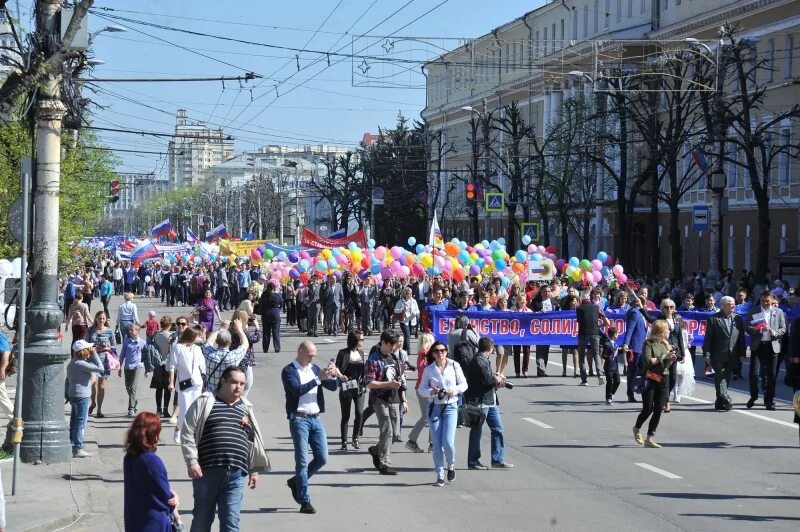 Воронеж в мае фото. Воронеж в мае фото. Воронеж в мае. Первомайская демонстрация воронеж. 1 мая демонстрация воронеж.