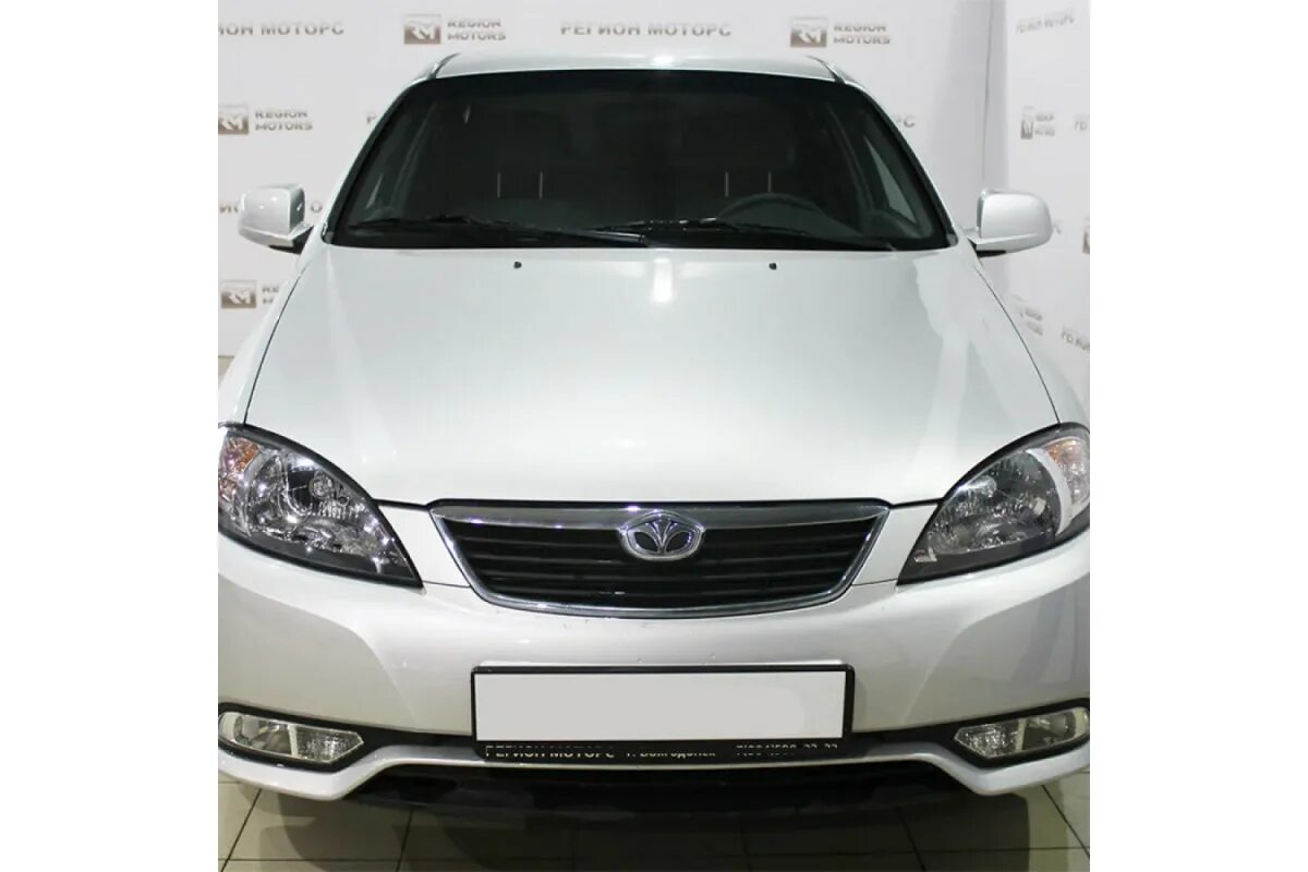 Дефлектор капота daewoo gentra. Мухобойка на капот дэу джентра. Капот джентра. Капот шевроле лачетти седан. Капот дэу джентра.