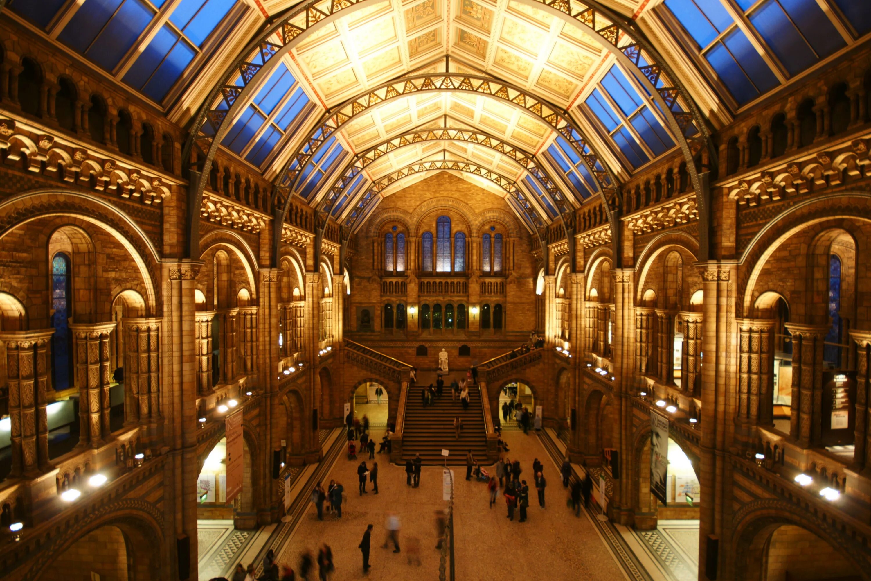 Какие музеи есть в лондоне. Музей естествознания (natural History Museum). Натурал хистори музей Лондон. Музей естествознания в Лондоне в Лондоне. Natural History Museum в Лондоне.