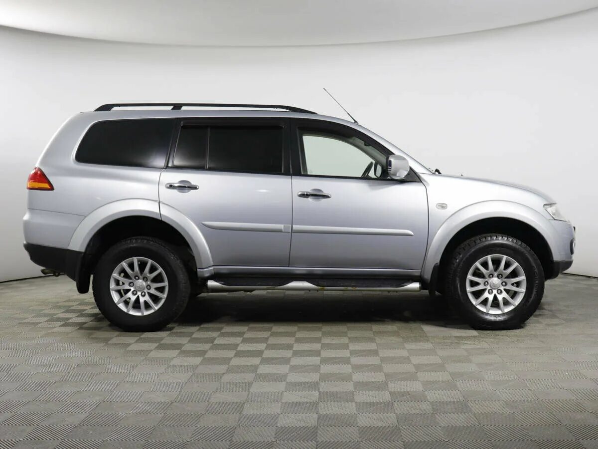 Паджеро спорт уфа. Mitsubishi pajero sport 2014. Mitsubishi pajero sport. Мицубиси паджеро спорт 2014 года. Mitsubishi pajero sport 2011.
