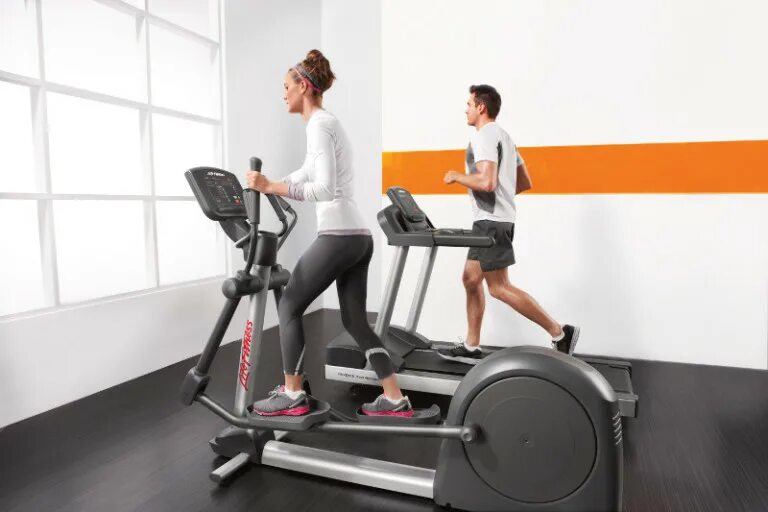 Как включить тренажерную дорожку. Беговая дорожка u. Беговая дорожка axelus 350. Тренажер precor лестница. Как включить тренажерную дорожку.